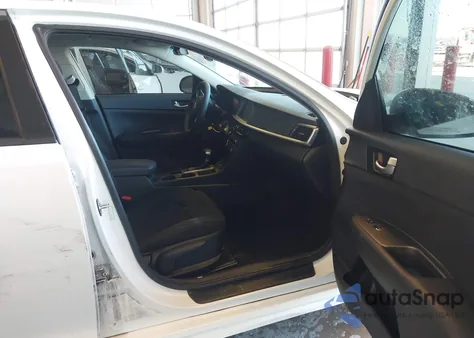 2020 Kia Optima Lx z USA, uszkodzony, nr VIN 5XXGT4L37LG391850